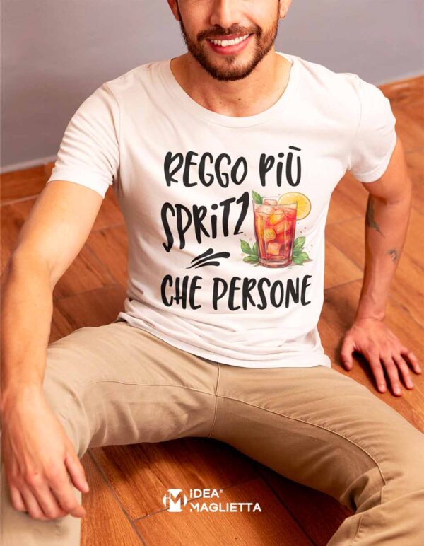 Maglietta Reggo più Spritz che persone