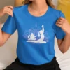 GAT003 Yoga gatto donna - azzurra Gatto Yoga Mandala Donna con Simbolo Om – Design Spirituale Relax